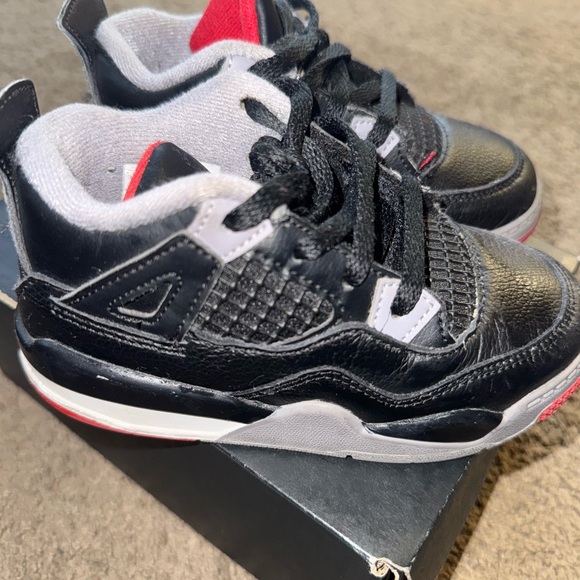 Jordan 4 Retro - Picture 2 of 5